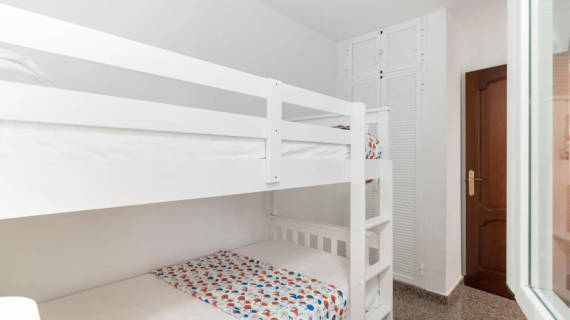 Nac8 - Bonito Apartamento Con Vistas Al Mar 2 Dormitorios, Wifi, 3 Piscinas, Playa A 250 Metros Benalmádena