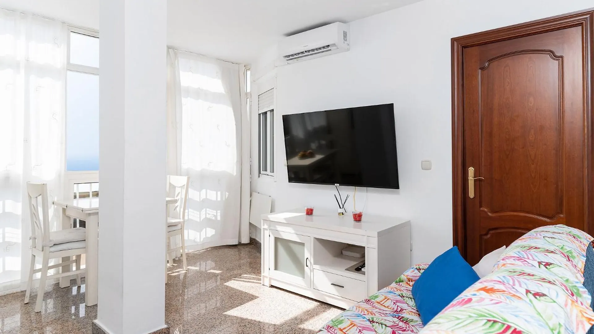 Nac8 - Bonito Apartamento Con Vistas Al Mar 2 Dormitorios, Wifi, 3 Piscinas, Playa A 250 Metros Benalmádena
