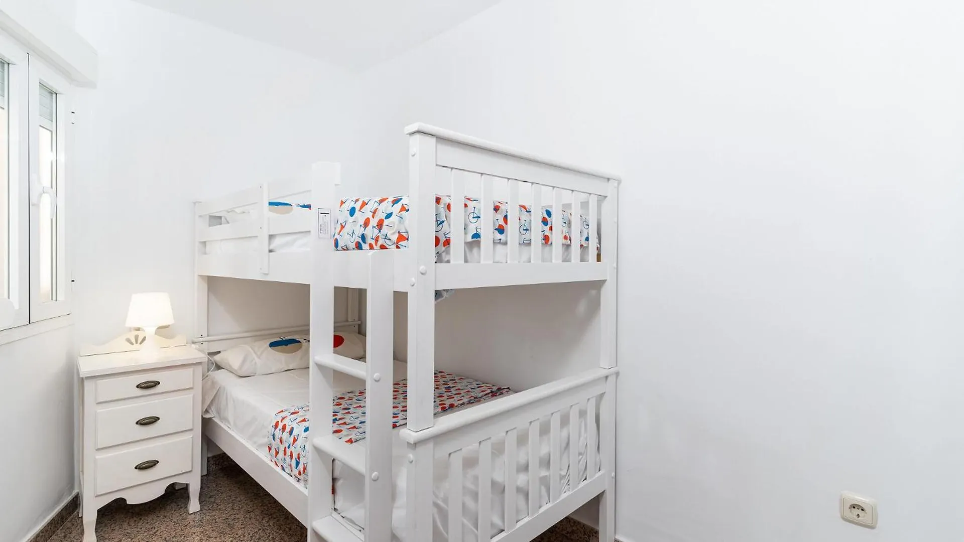 Nac8 - Bonito Apartamento Con Vistas Al Mar 2 Dormitorios, Wifi, 3 Piscinas, Playa A 250 Metros Benalmádena 0*,  España
