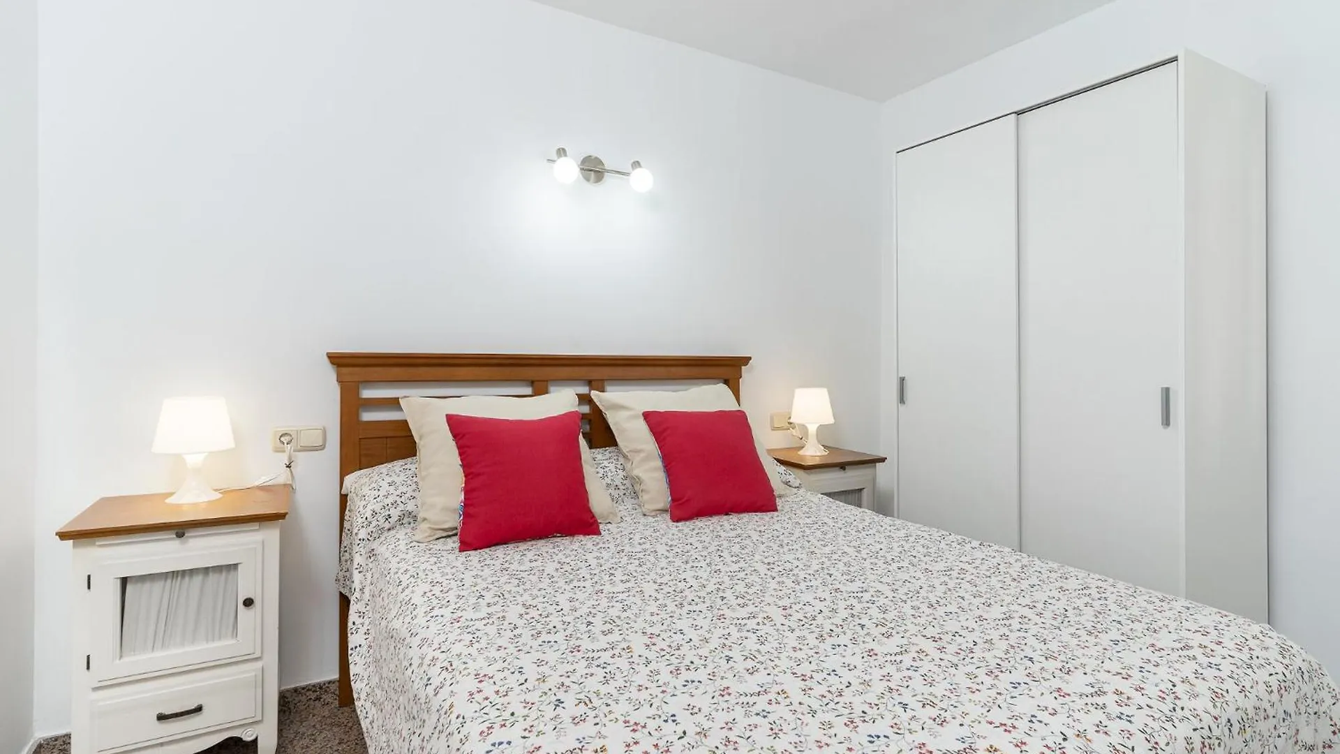 Nac8 - Bonito Apartamento Con Vistas Al Mar 2 Dormitorios, Wifi, 3 Piscinas, Playa A 250 Metros Benalmádena
