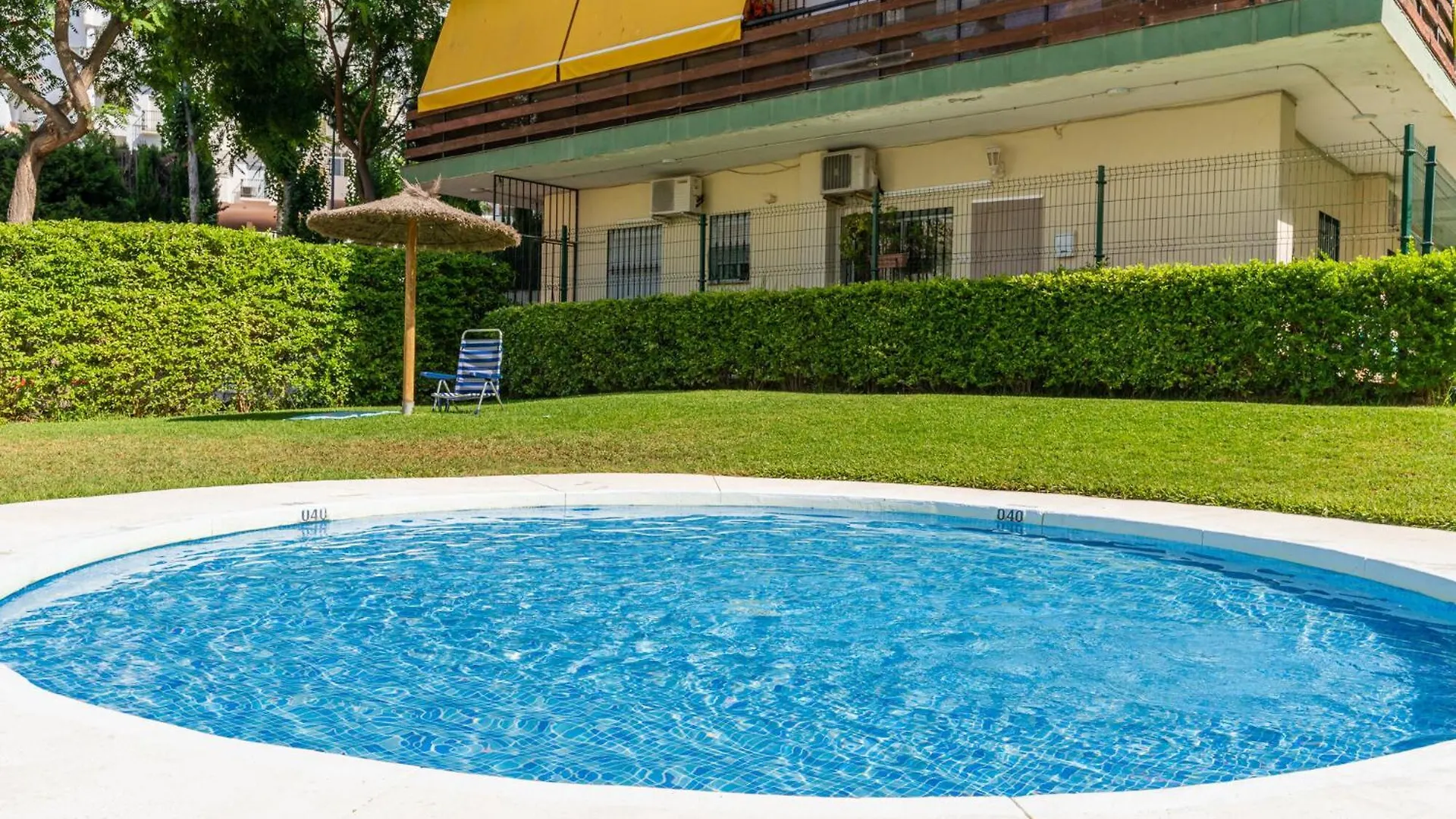 Nac8 - Bonito Apartamento Con Vistas Al Mar 2 Dormitorios, Wifi, 3 Piscinas, Playa A 250 Metros Benalmádena