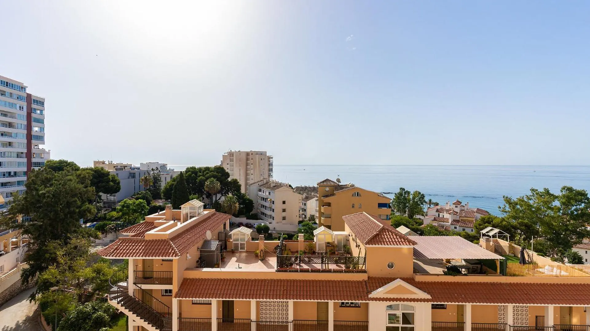 Nac8 - Bonito Apartamento Con Vistas Al Mar 2 Dormitorios, Wifi, 3 Piscinas, Playa A 250 Metros Benalmádena