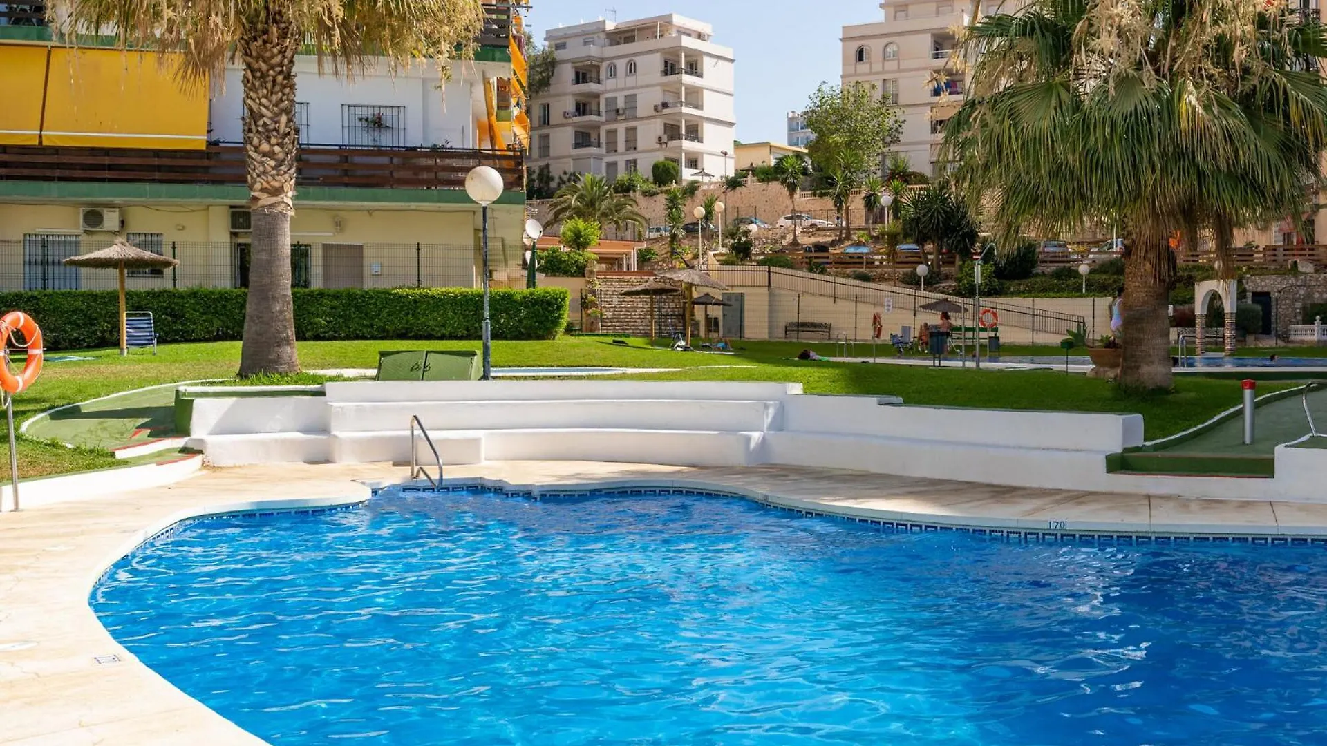 Nac8 - Bonito Apartamento Con Vistas Al Mar 2 Dormitorios, Wifi, 3 Piscinas, Playa A 250 Metros Benalmádena